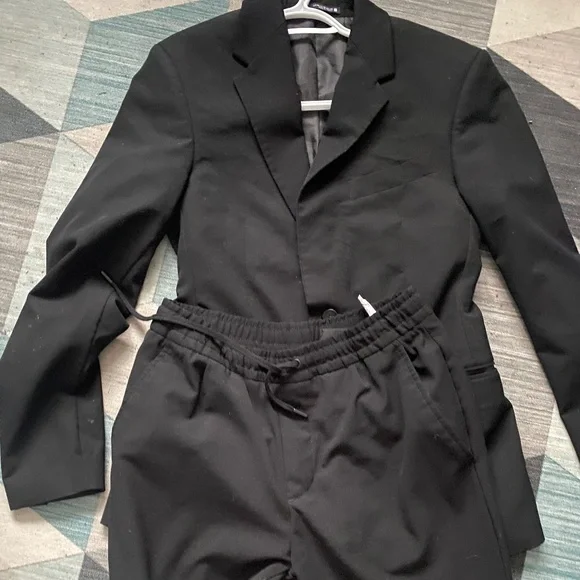 Suit - Picture 1 of 5